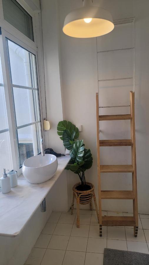 Tiny Suite With Private Bathroom - Bairro Alto Lisbon Exterior photo
