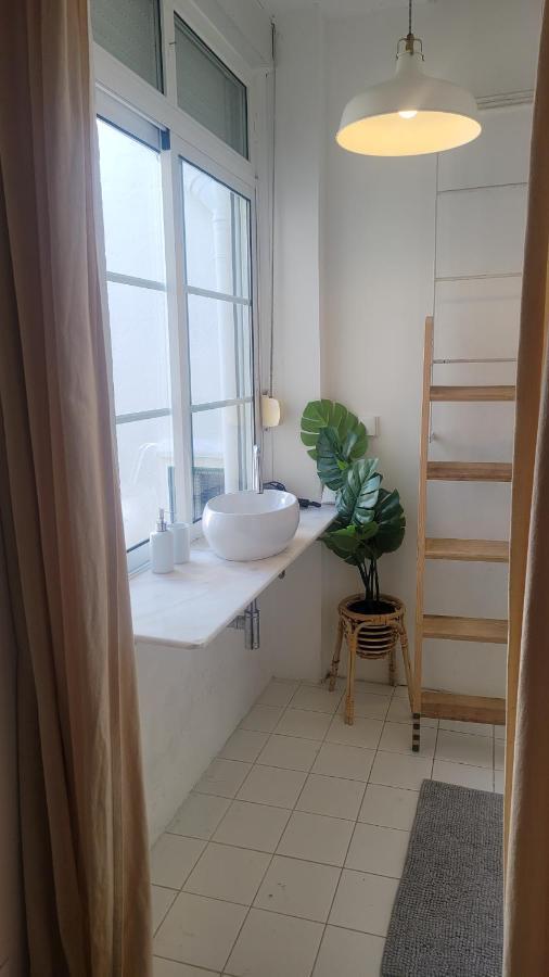 Tiny Suite With Private Bathroom - Bairro Alto Lisbon Exterior photo